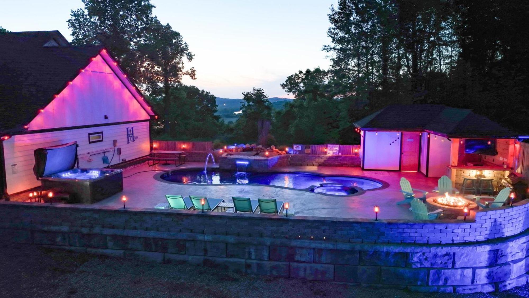 H2Oasis Incredible Pool Retreat With Mountains Views! Villa Sevierville Eksteriør bilde